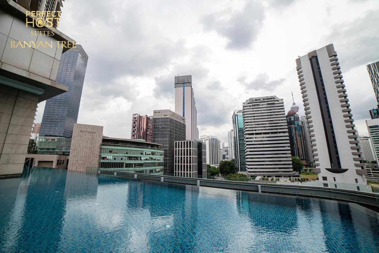 Ph Suites At Pavilion Bukit Bintang Kuala Lumpur Kültér fotó The swimming pool at the 33rd floor of the hotel